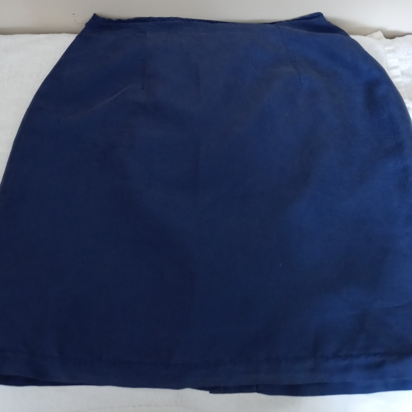 IN PRIVATE 100% Silk skirt. Excellent condition. - Picture 1 of 2
